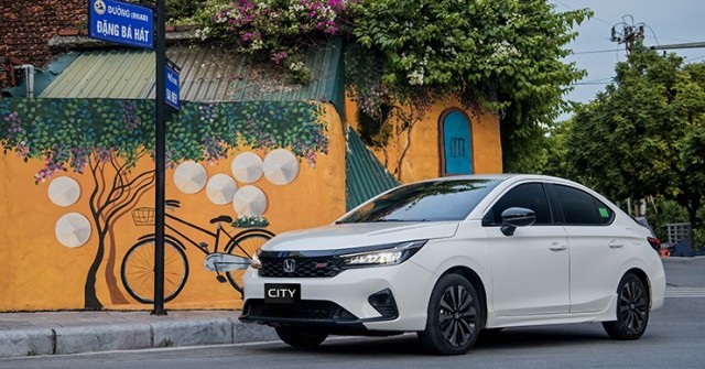 Giá xe Honda City lăn bánh tháng 12/2025, hỗ trợ 100% lệ phí trước bạ