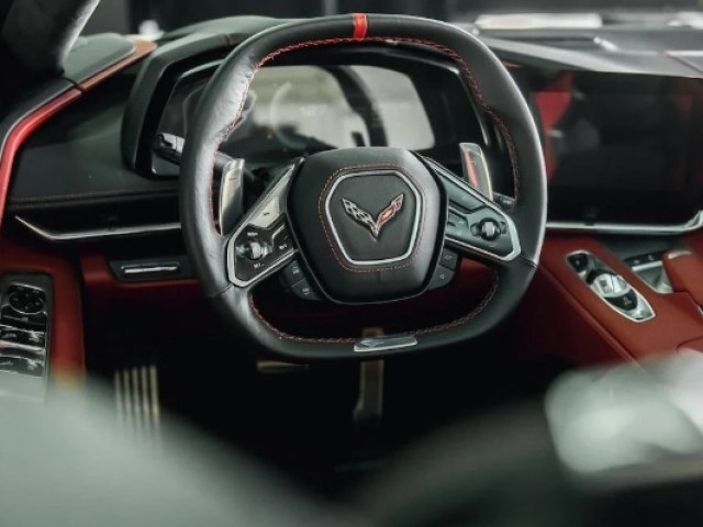 GM từ chối bảo hành xe Corvette C8 chỉ vì vết keo trên vô-lăng