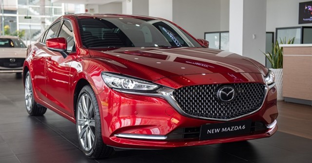 Giá xe Mazda6 niêm yết và lăn bánh tháng 12/2025
