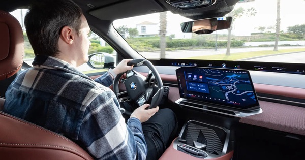 BMW lại khiến dân chơi tốc độ ‘đứng ngồi không yên’ với màn hình hiển thị rất nhiều thông số vận hành trong thời gian thực