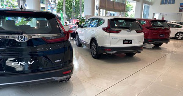 Đề xuất giảm lệ phí đăng ký ô tô: Chưa đủ kích sức mua